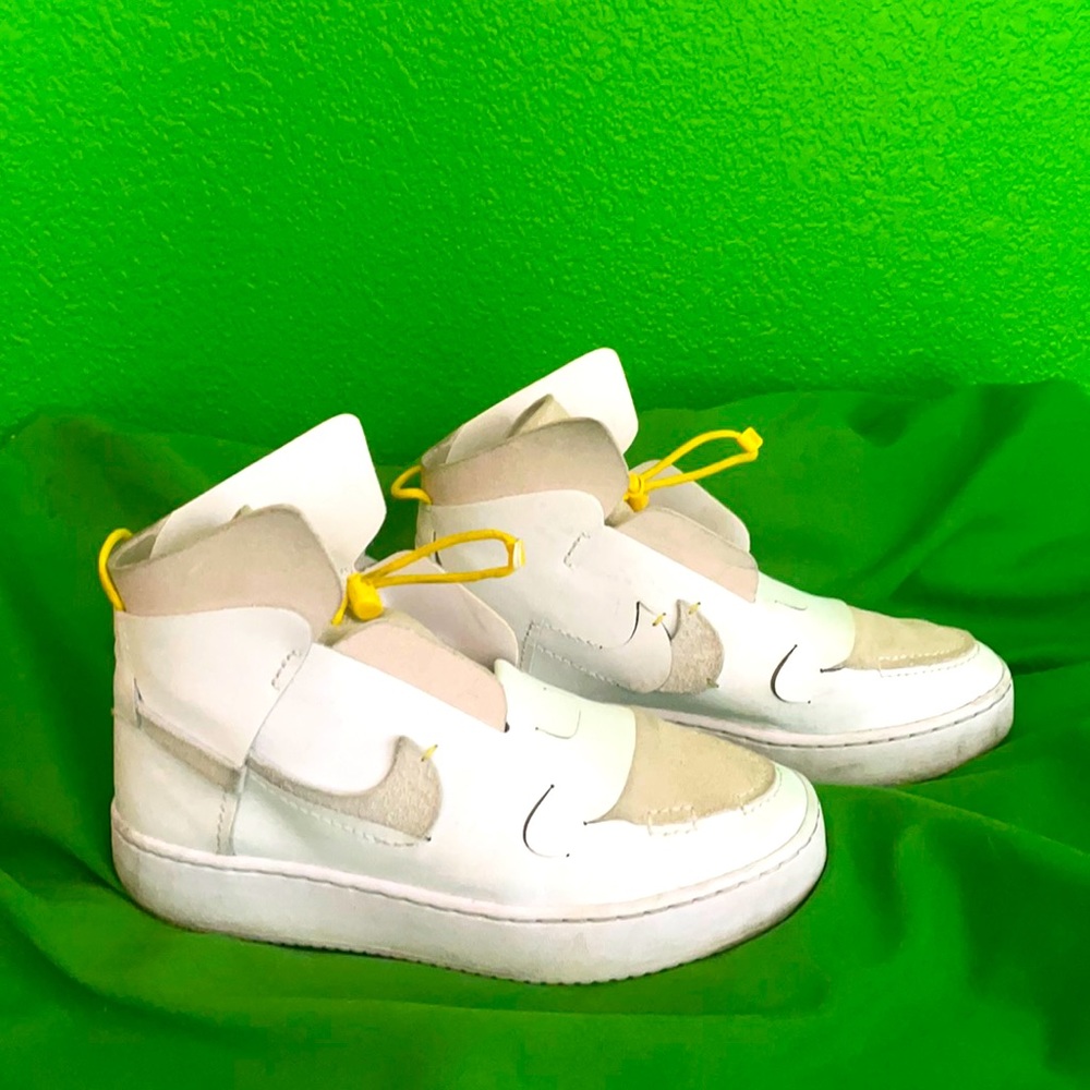 Nike Vandalized. Size 8.